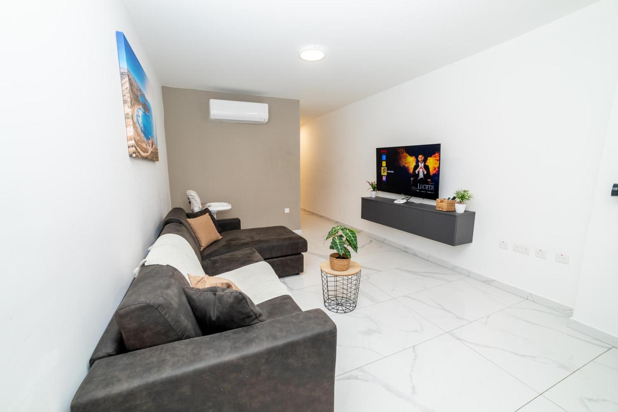 New 3 Bedroom A1 Apartament *