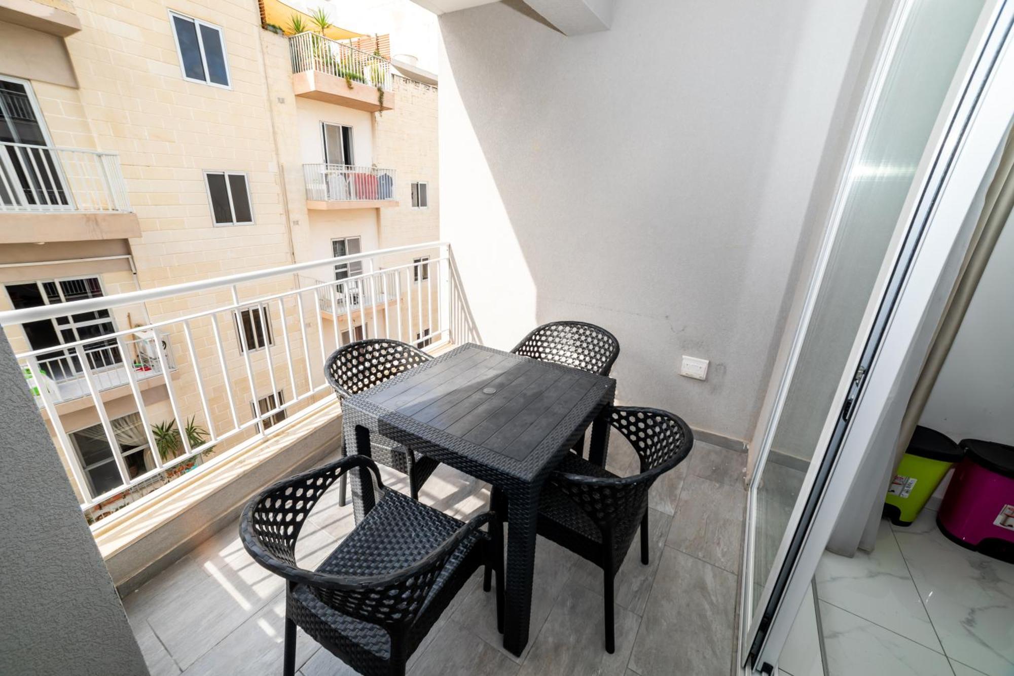New 3 Bedroom A1 Apartament