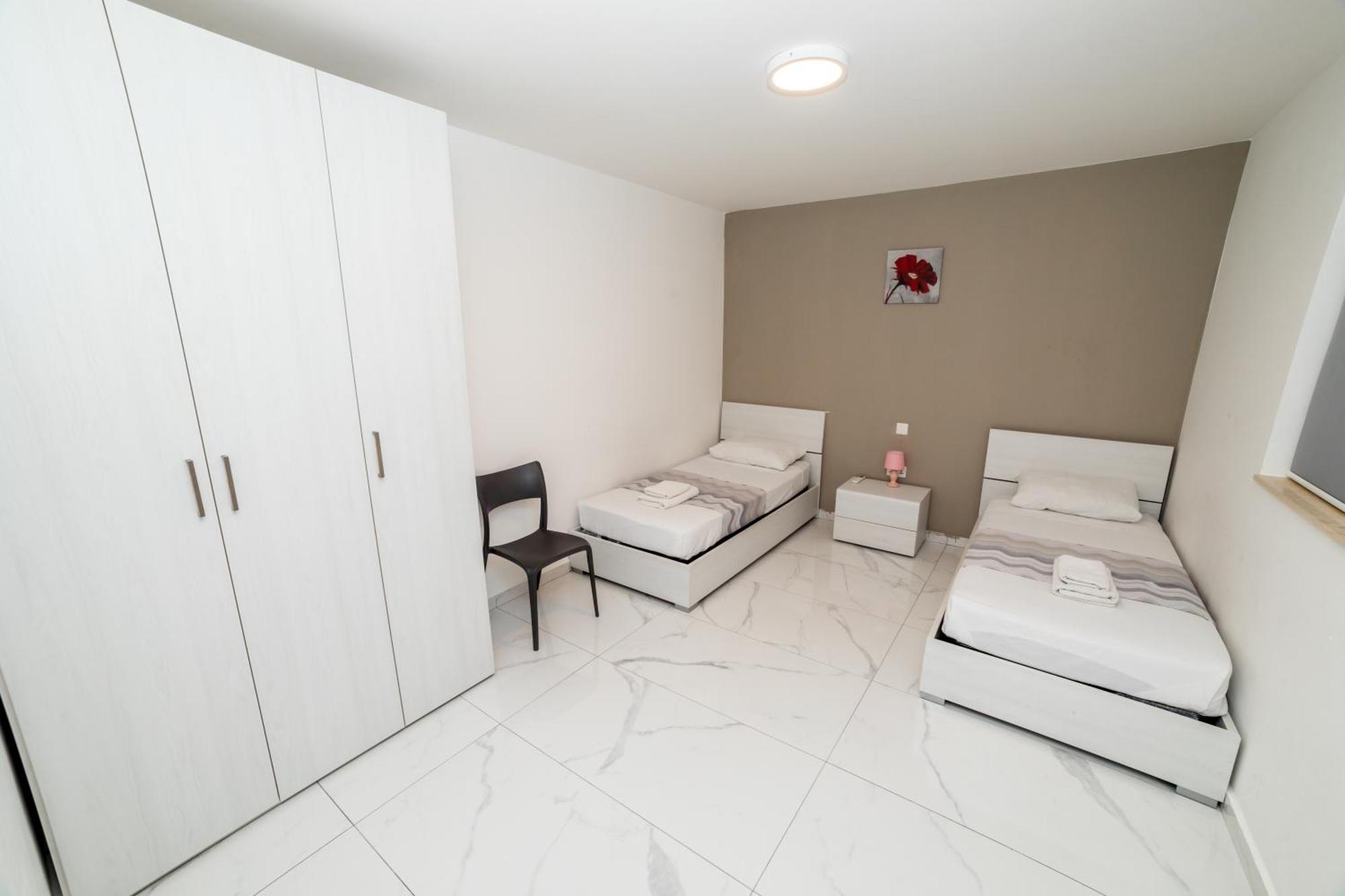 New 3 Bedroom A1 Apartament