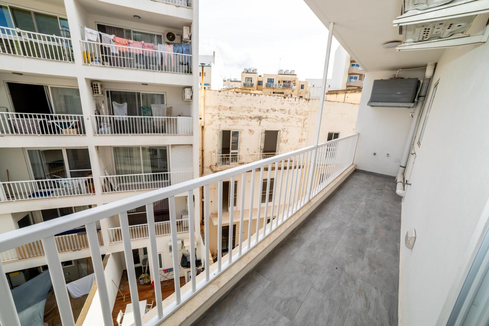 New 3 Bedroom A1 Apartament